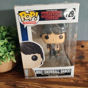 Mike Funko pop 729 stranger things vinyl figure new in box snowball dance